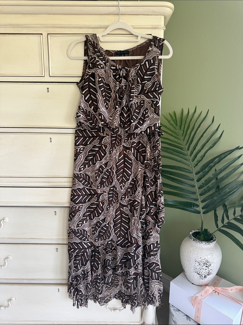 Jane and Delancey Brown and Cream top and skirt Leaf-Print size small